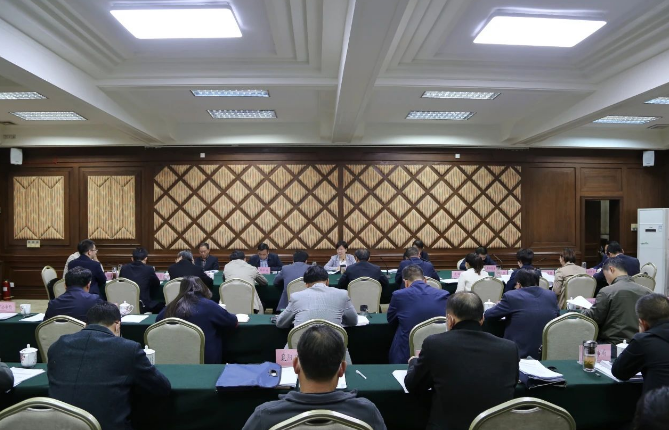 襄阳市召开2020-2021年冬春季大气污染防治攻坚工作会议