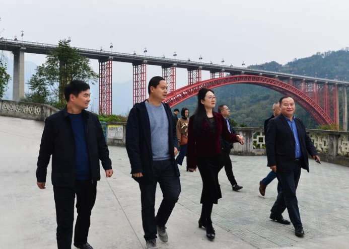 省生态环境厅厅党组书记、厅长吕文艳赴恩施州调研