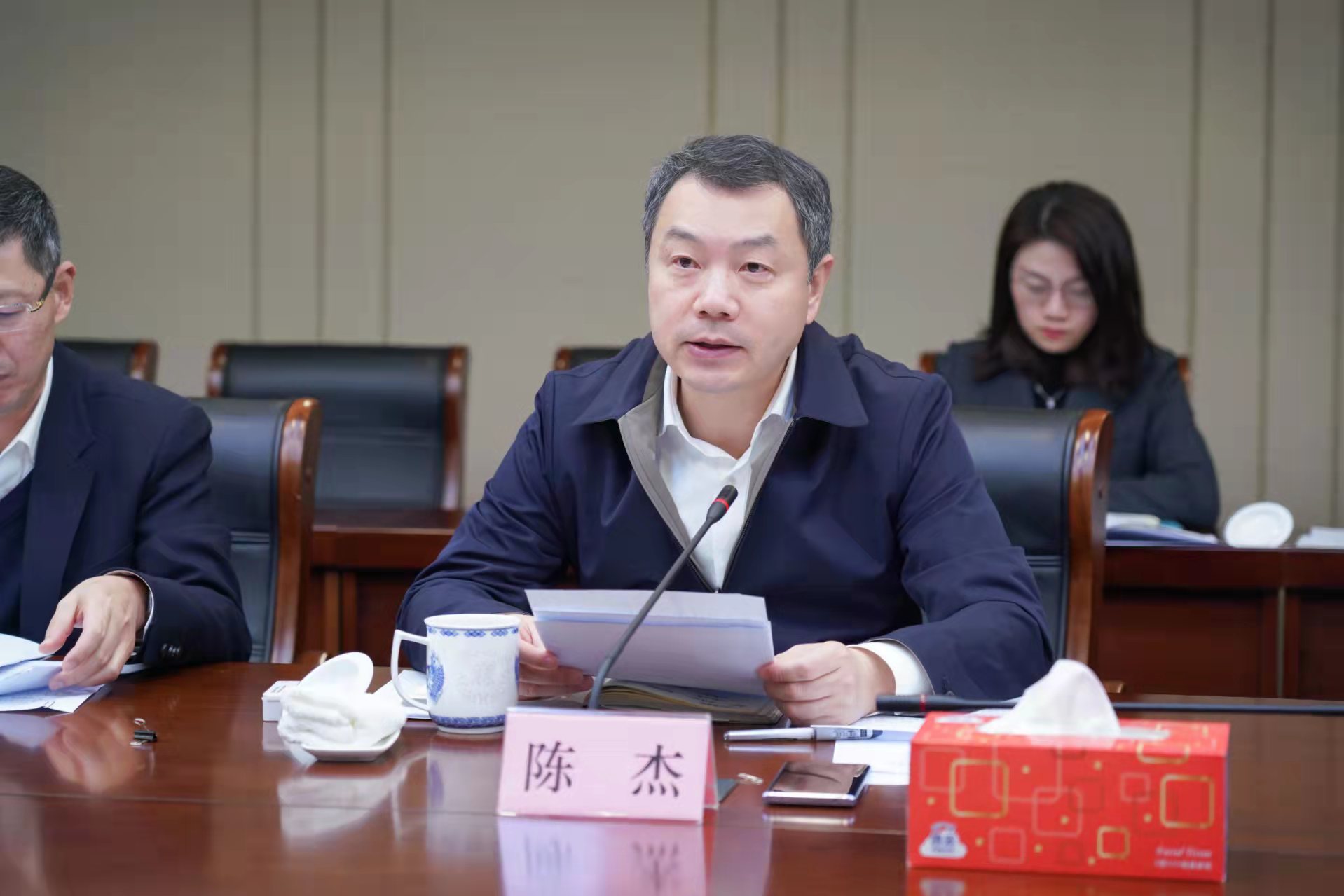 区委书记.jpg