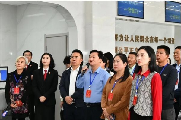 部分全国人大代表视察云南法院工作9