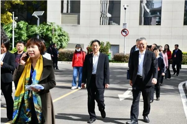部分全国人大代表视察云南法院工作8