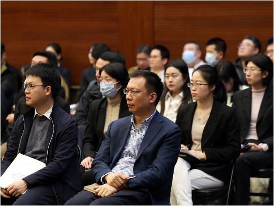最高法领导看望法院系统全国两会服务保障工作人员 最高法领导看望法院系统全国两会服务保障工作人员