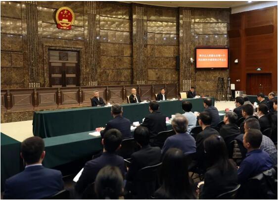最高法领导看望法院系统全国两会服务保障工作人员 最高法领导看望法院系统全国两会服务保障工作人员