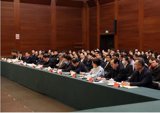 最高法领导看望法院系统全国两会服务保障工作人员 最高法领导看望法院系统全国两会服务保障工作人员