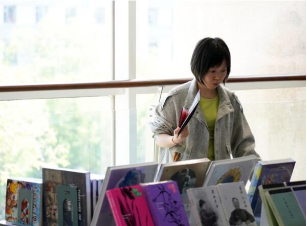 最高法举办世界读书日书展6 最高法举办世界读书日书展6