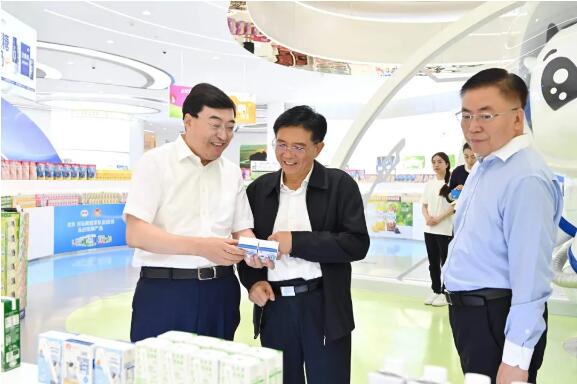 生态环境部党组书记孙金龙赴内蒙古调研