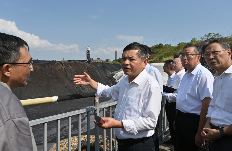 生态环境部与重庆市人民政府签署共同推进重庆在长江经济带绿色发展中发挥示范作用战略合作协议1