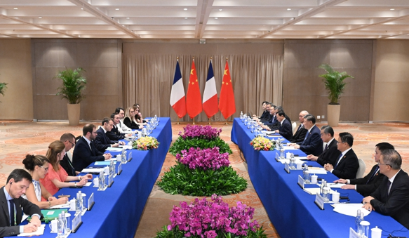 习近平会见法国总统马克龙1