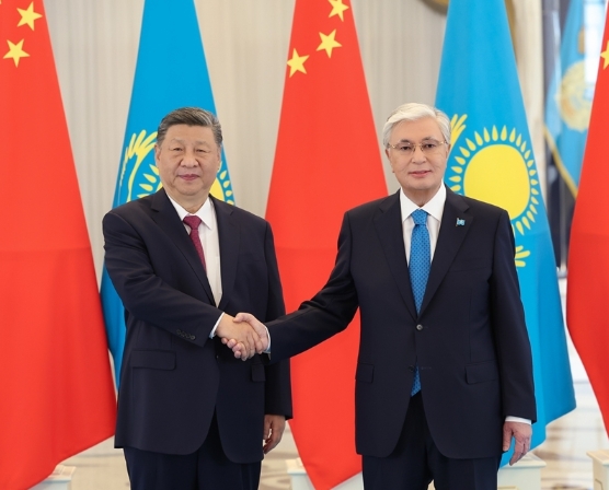习近平同哈萨克斯坦总统托卡耶夫会谈 习近平同哈萨克斯坦总统托卡耶夫会谈
