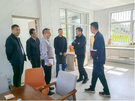 自治区文化和旅游厅厅长马洪海调研指导上青石村驻村工作