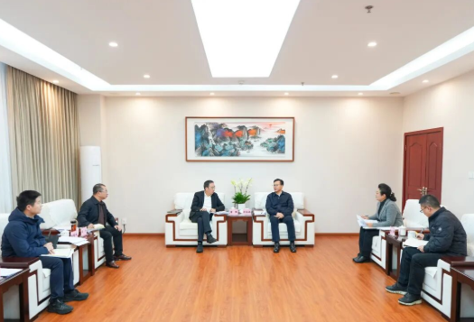 钟承林与水利厅厅长董里一行座谈1 钟承林与水利厅厅长董里一行座谈1