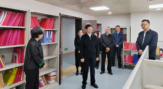 李利在药典委调研药品标准工作