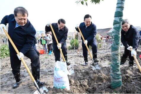 省党政军领导参加义务植树活动 易炼红王浩廉毅敏刘捷参加 省党政军领导参加义务植树活动 易炼红王浩廉毅敏刘捷参加